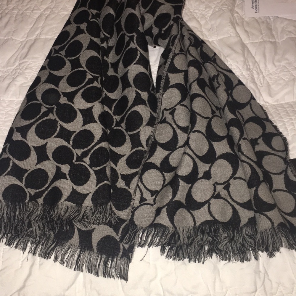 Coach Scarf 24x64 - Picture 7 of 7